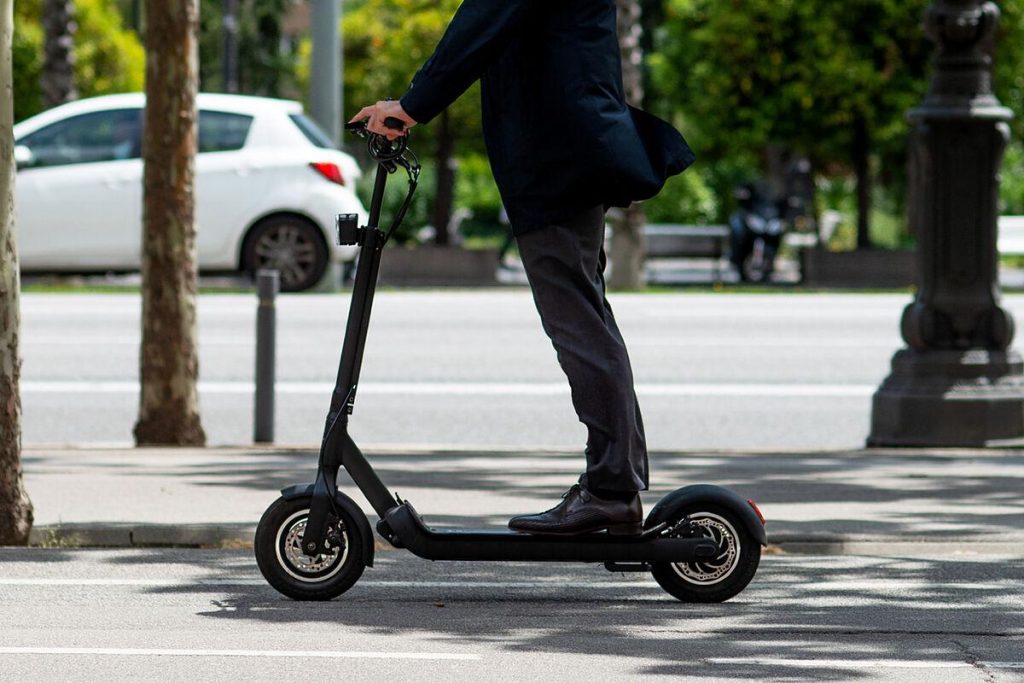 Tendencia en Auge: El Monopatín Eléctrico como Medio de Transporte